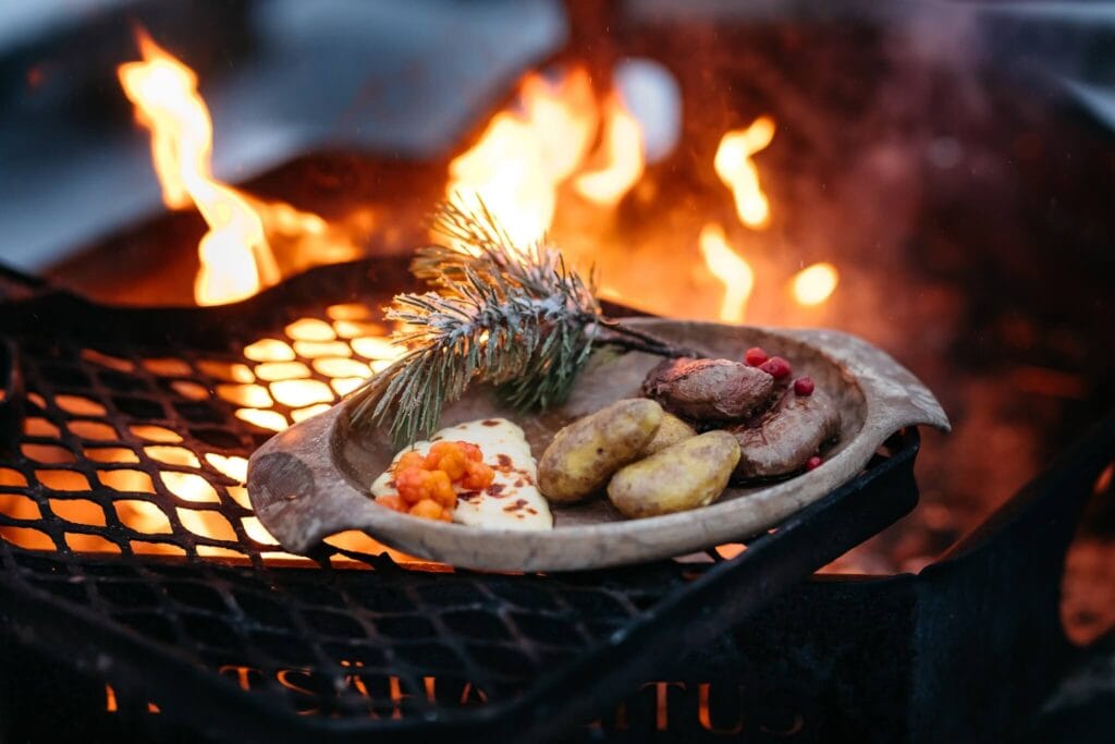 Luonnonantimista ateria